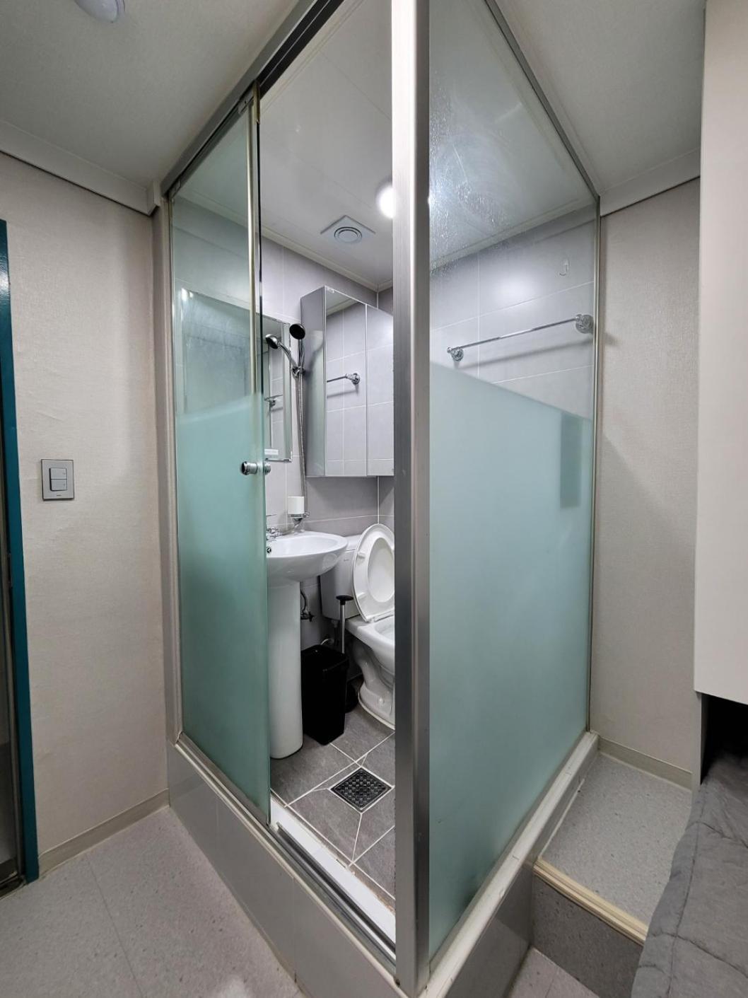 סיאול Female Only - Coco Stay Jongno Hyehwa Station מראה חיצוני תמונה